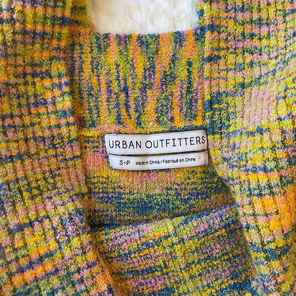 Urban Outfitters cool psychedelic pattern top 🌈 - Picture 3 of 3